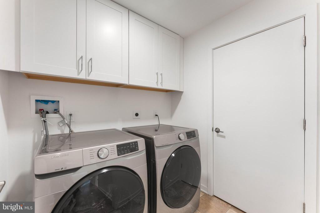 3208 PARKVIEW WALK