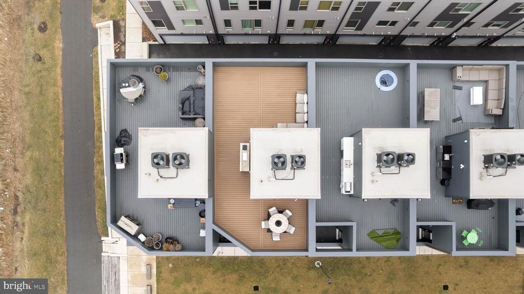 3208 PARKVIEW WALK