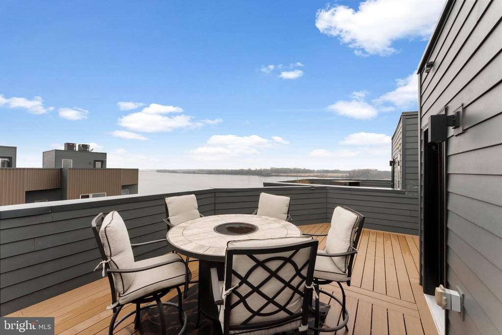 3208 PARKVIEW WALK