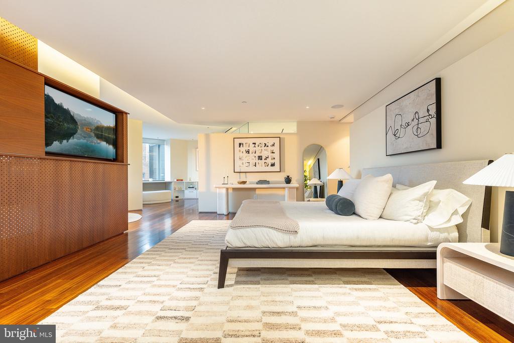 210 W RITTENHOUSE SQUARE 2106-07