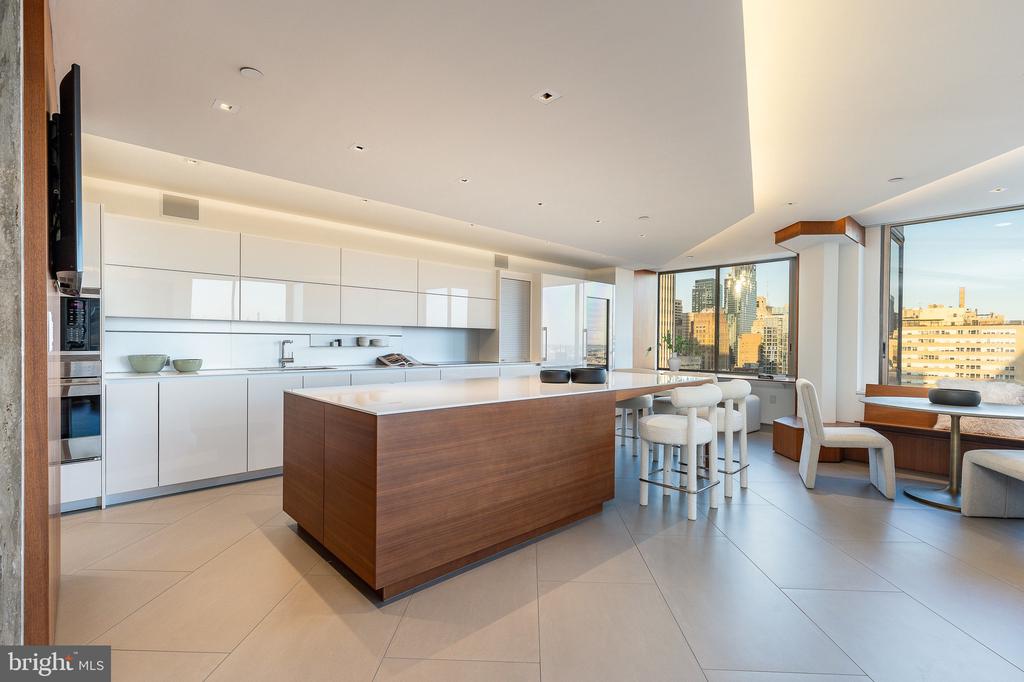 210 W RITTENHOUSE SQUARE 2106-07