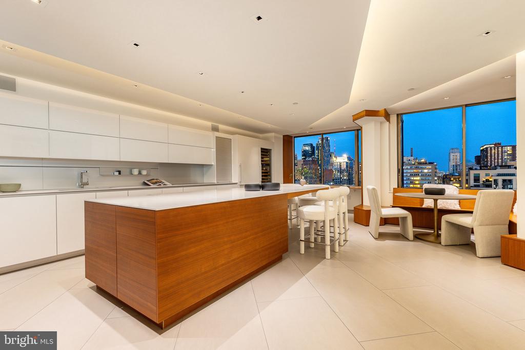 210 W RITTENHOUSE SQUARE 2106-07