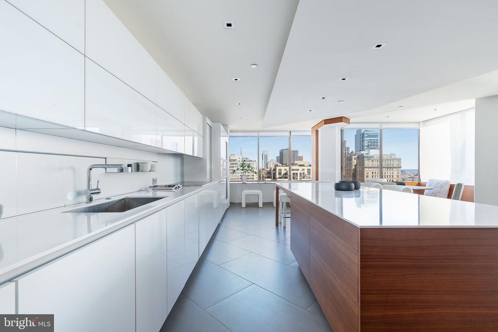 210 W RITTENHOUSE SQUARE 2106-07