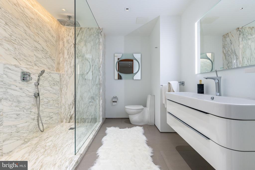 210 W RITTENHOUSE SQUARE 2106-07