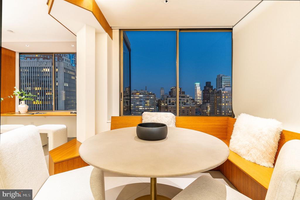210 W RITTENHOUSE SQUARE 2106-07
