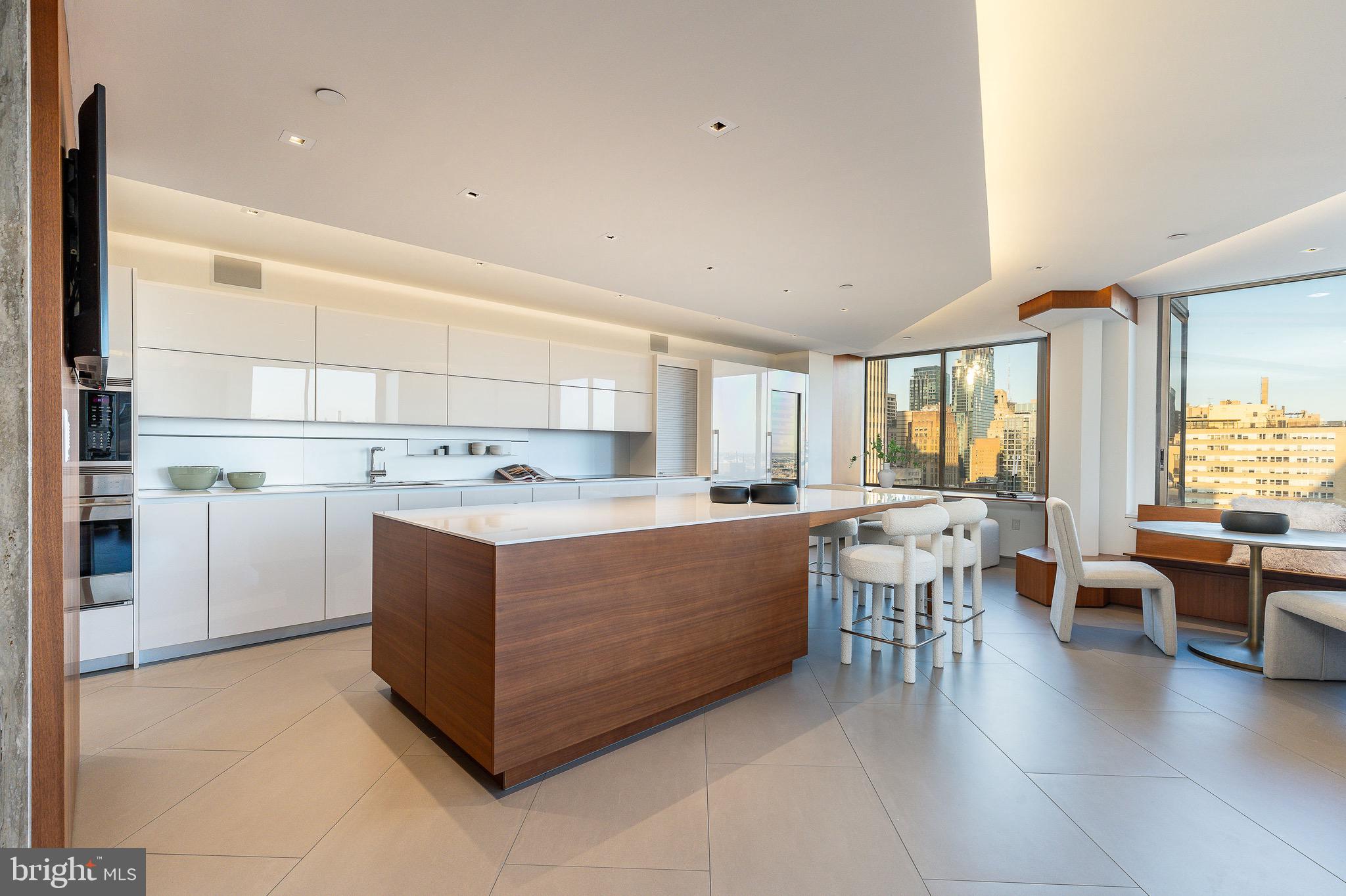 210 W RITTENHOUSE SQUARE 2106-07