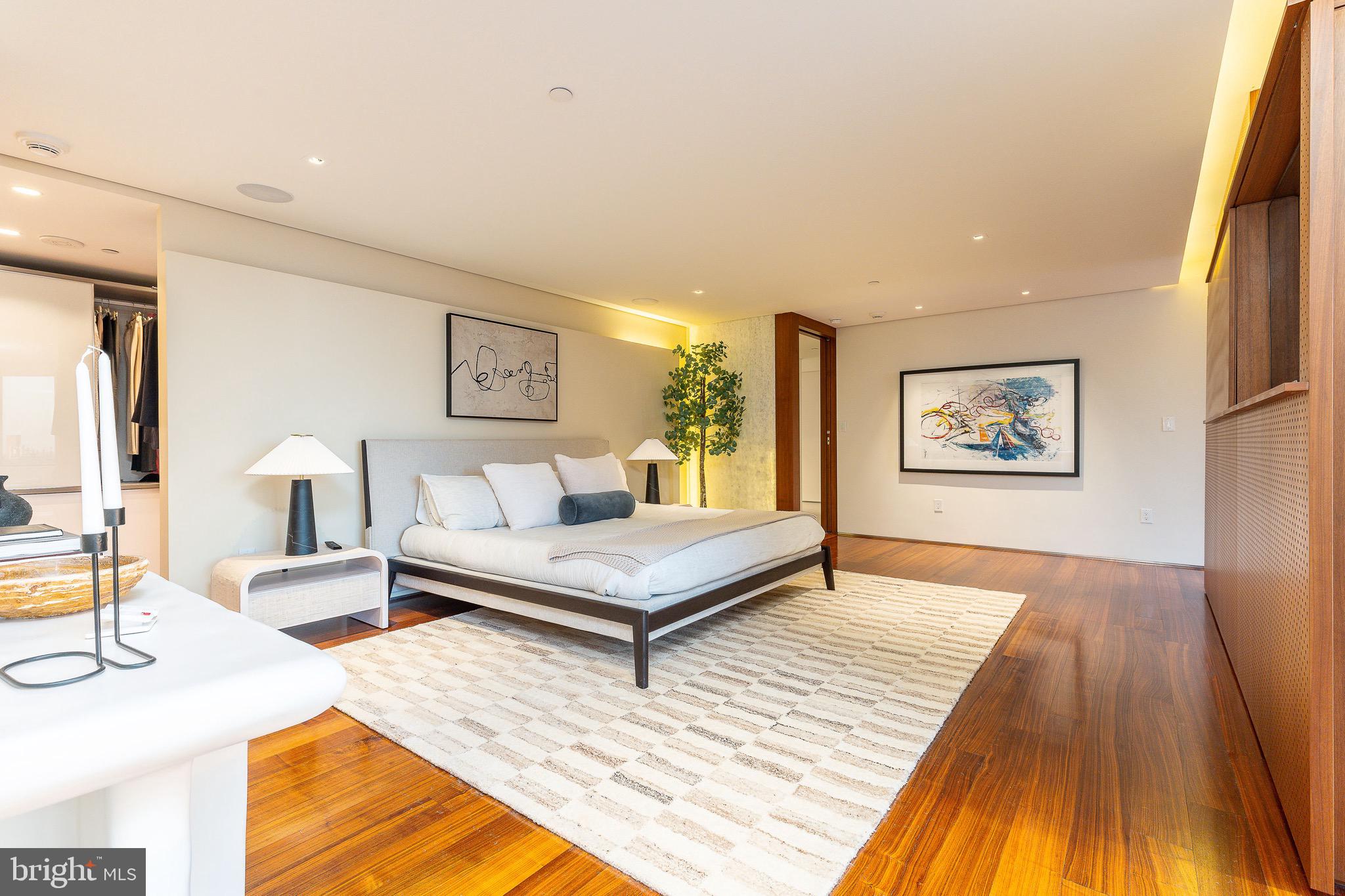 210 W RITTENHOUSE SQUARE 2106-07