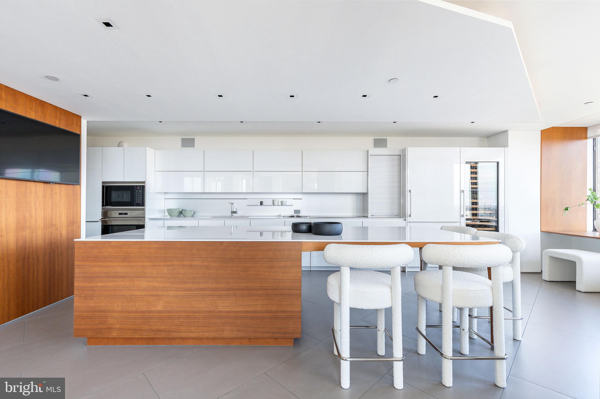 210 W RITTENHOUSE SQUARE 2106-07