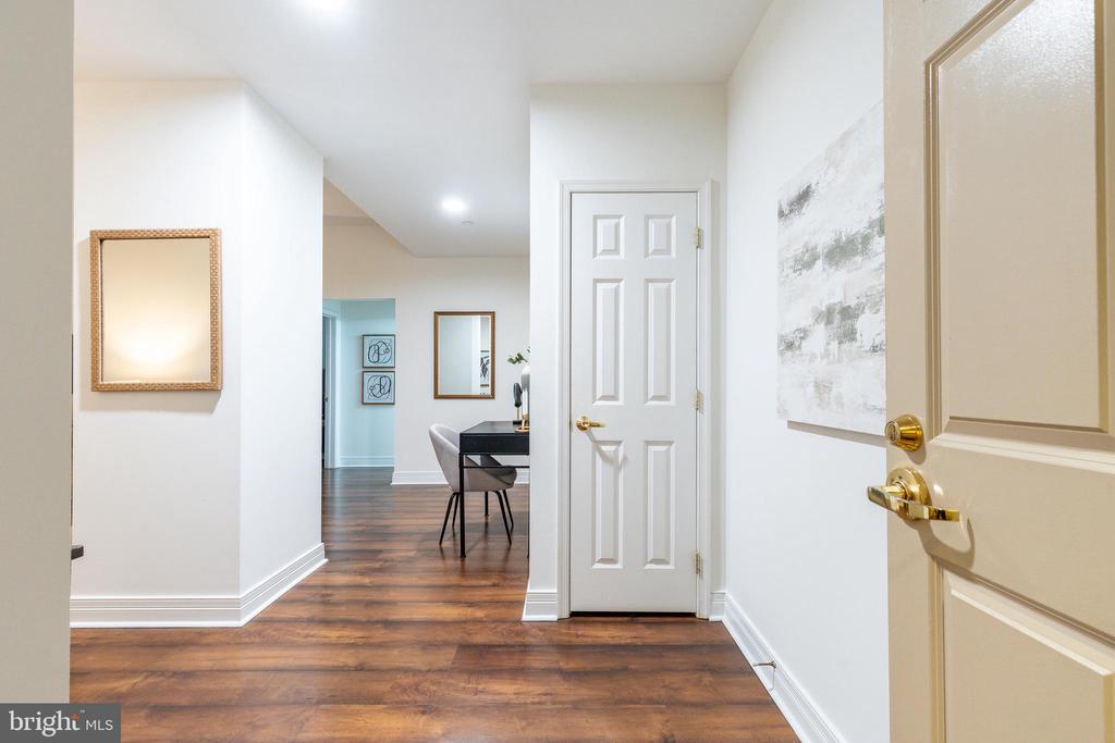 1600 ARCH STREET 18 1702