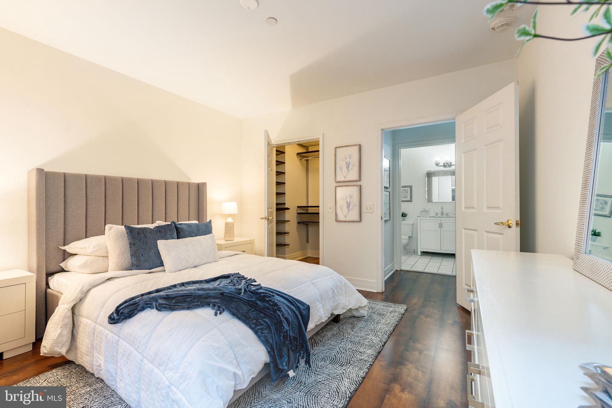 1600 ARCH STREET 18 1702