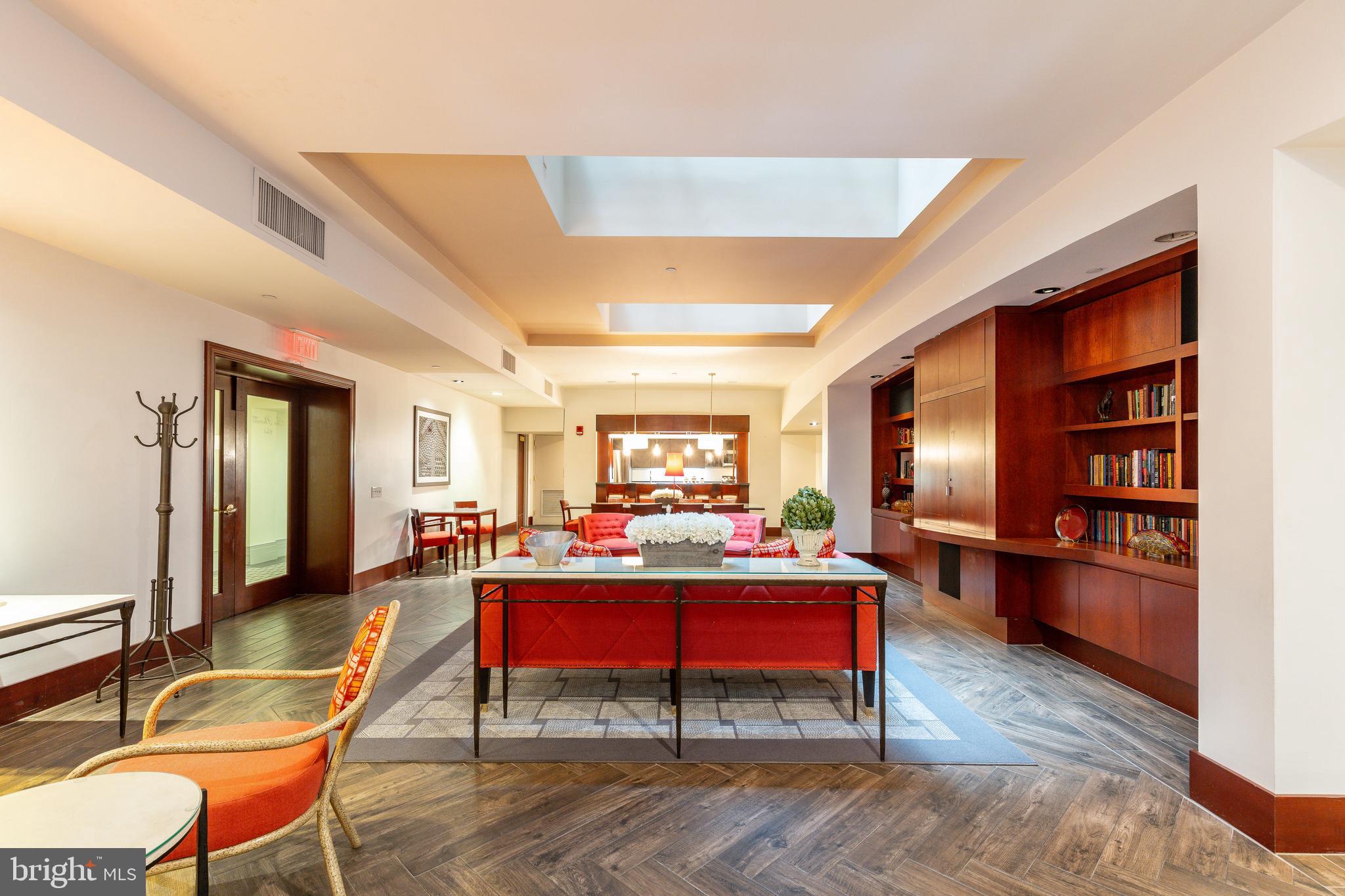 1600 ARCH STREET 18 1702