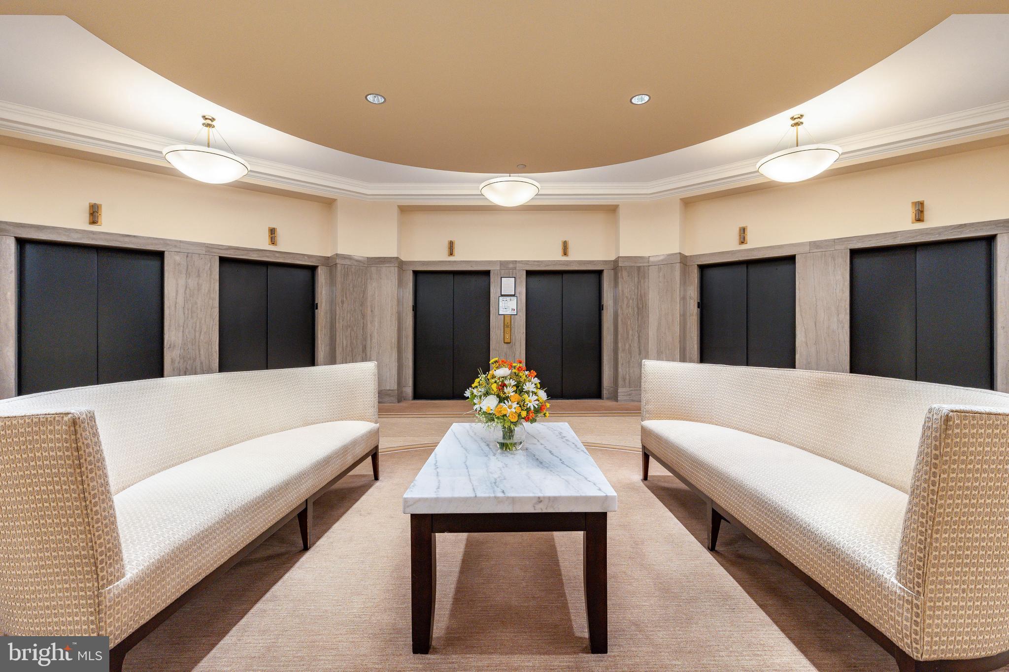 1600 ARCH STREET 18 1702