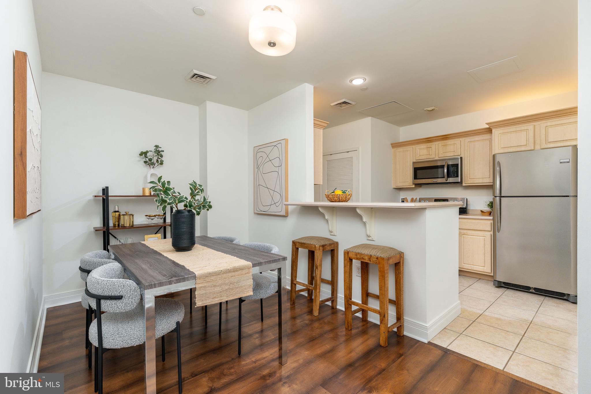 1600 ARCH STREET 18 1702