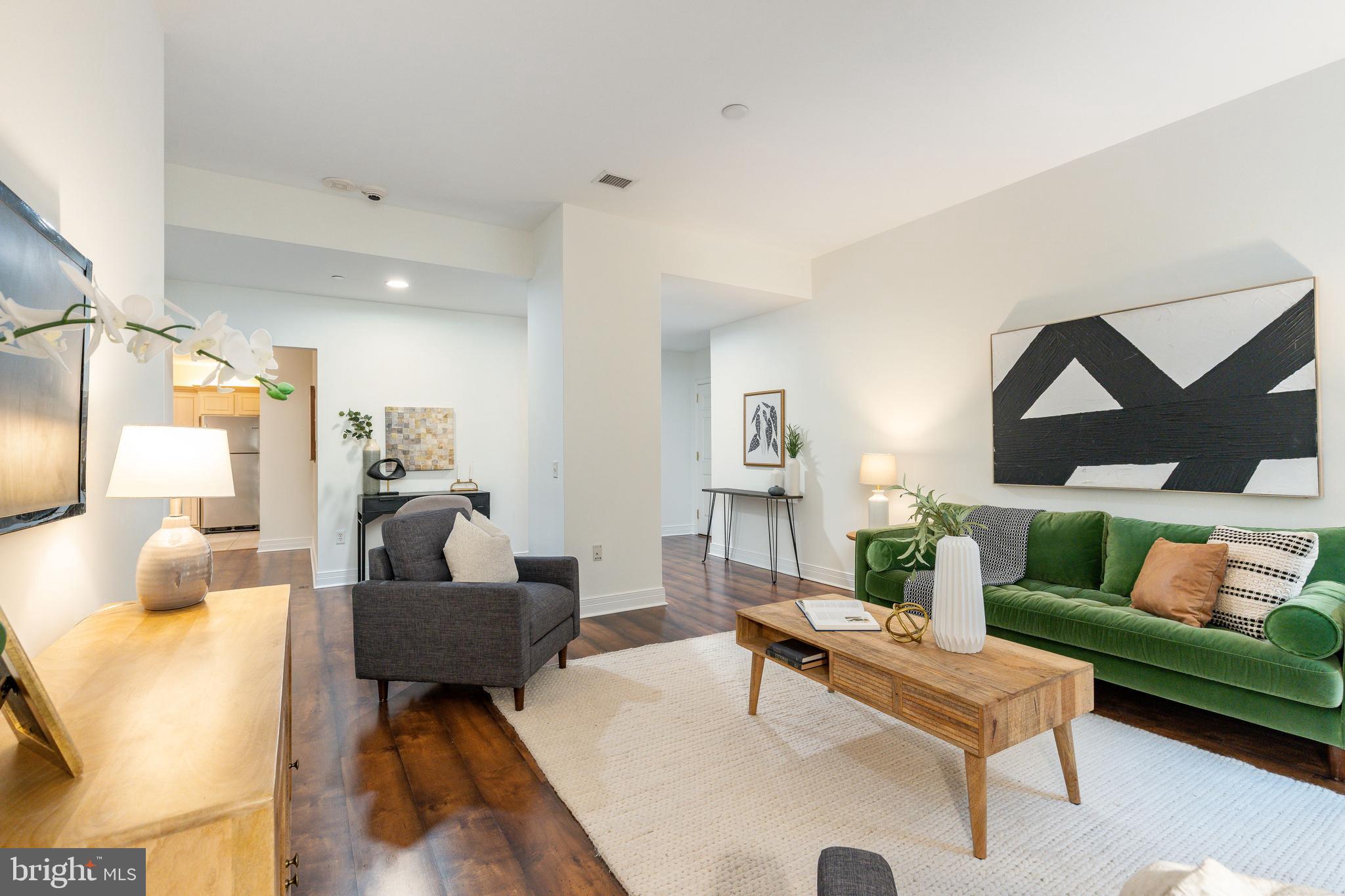 1600 ARCH STREET 18 1702