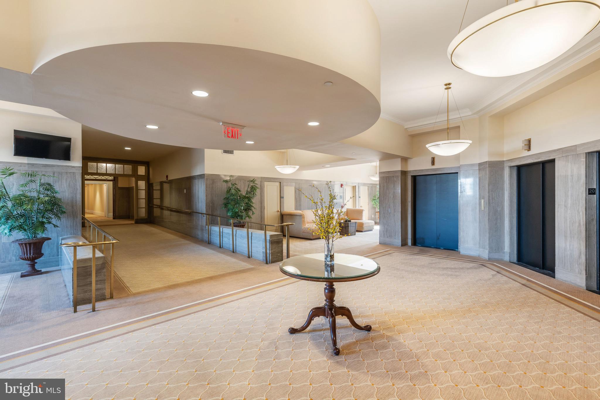 1600 ARCH STREET 18 1702