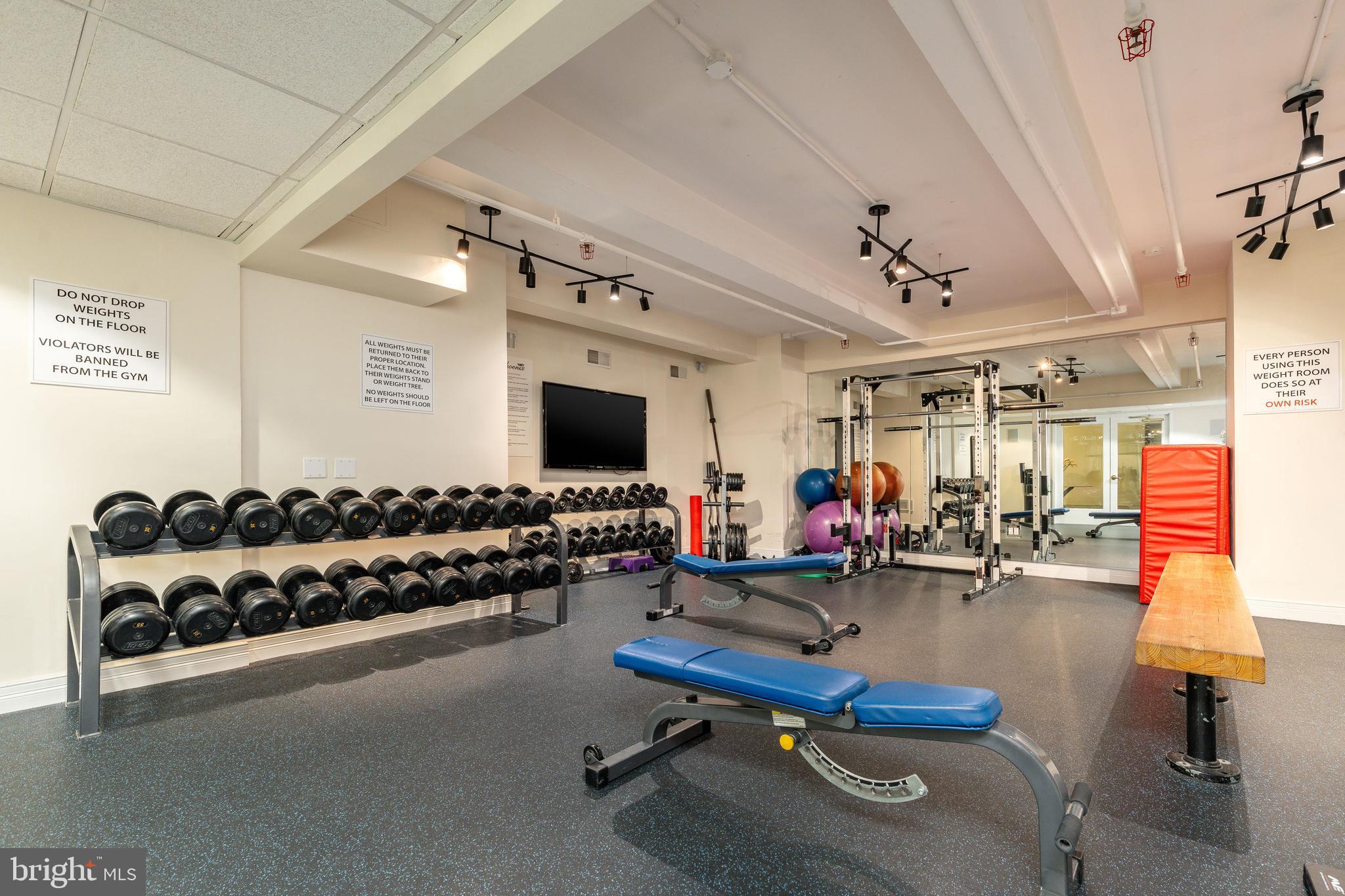 1600 ARCH STREET 18 1702