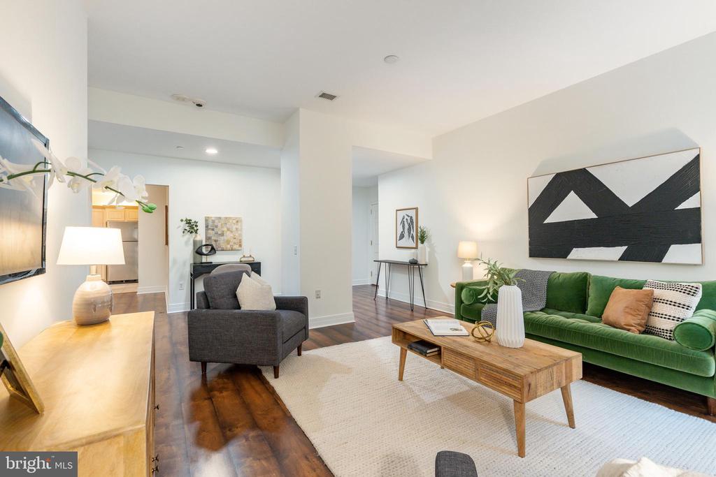 1600 ARCH STREET 18 1702