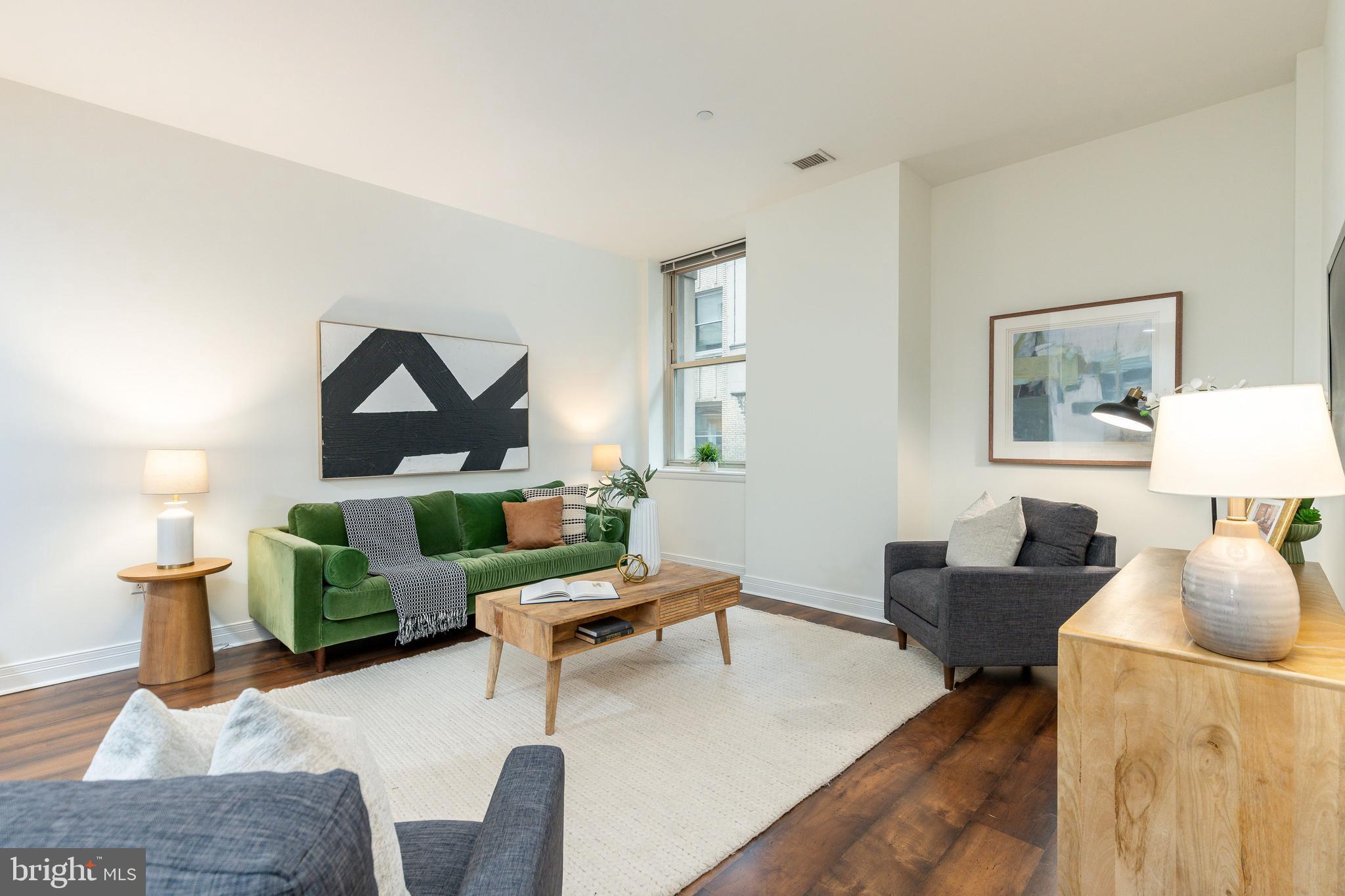 1600 ARCH STREET 18 1702