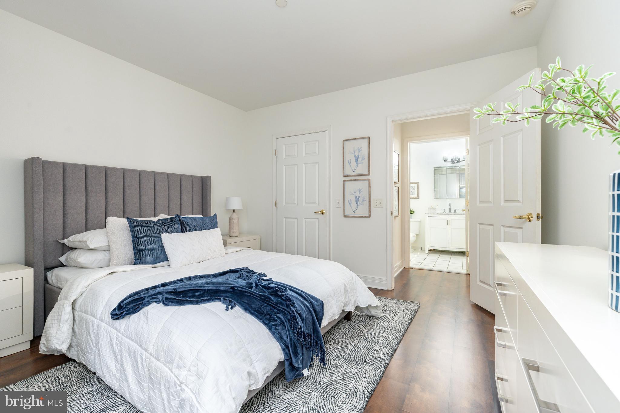 1600 ARCH STREET 18 1702