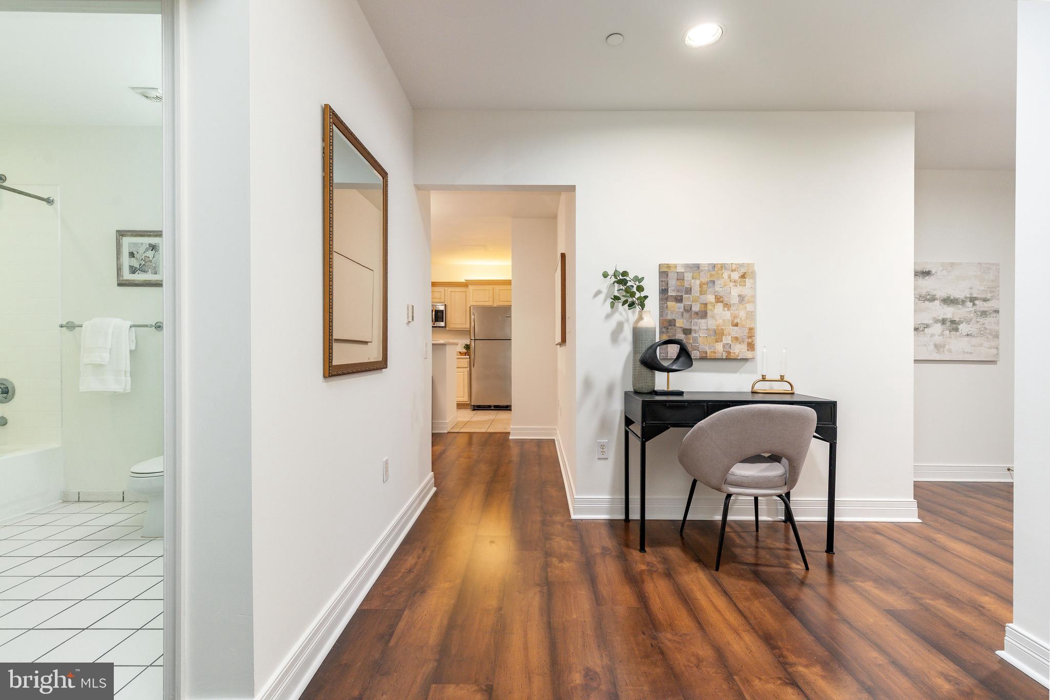 1600 ARCH STREET 18 1702