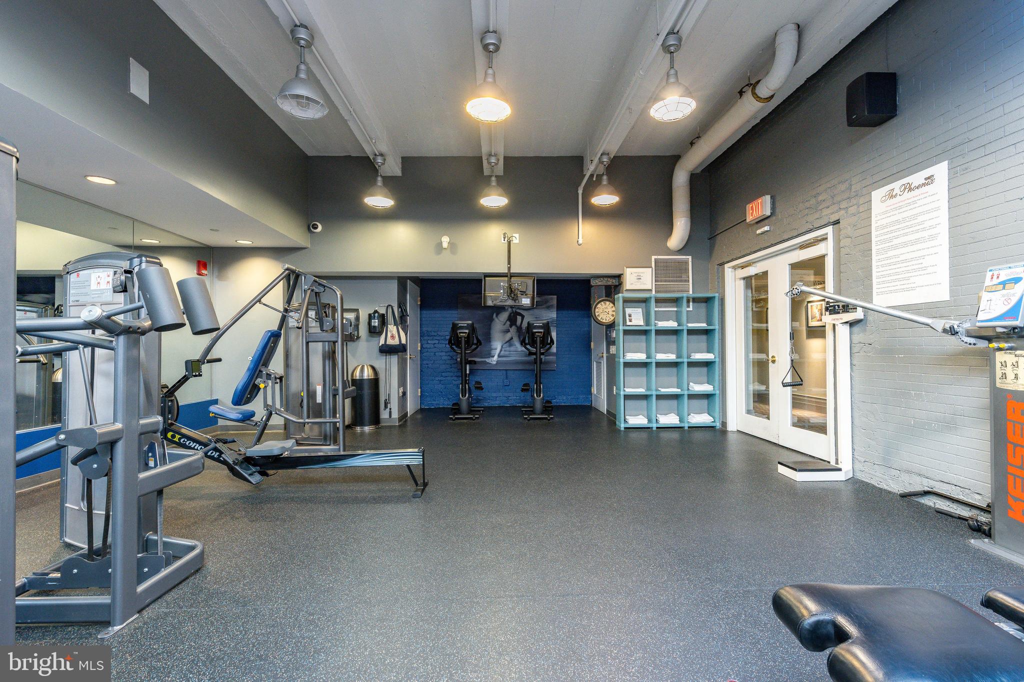 1600 ARCH STREET 18 1702