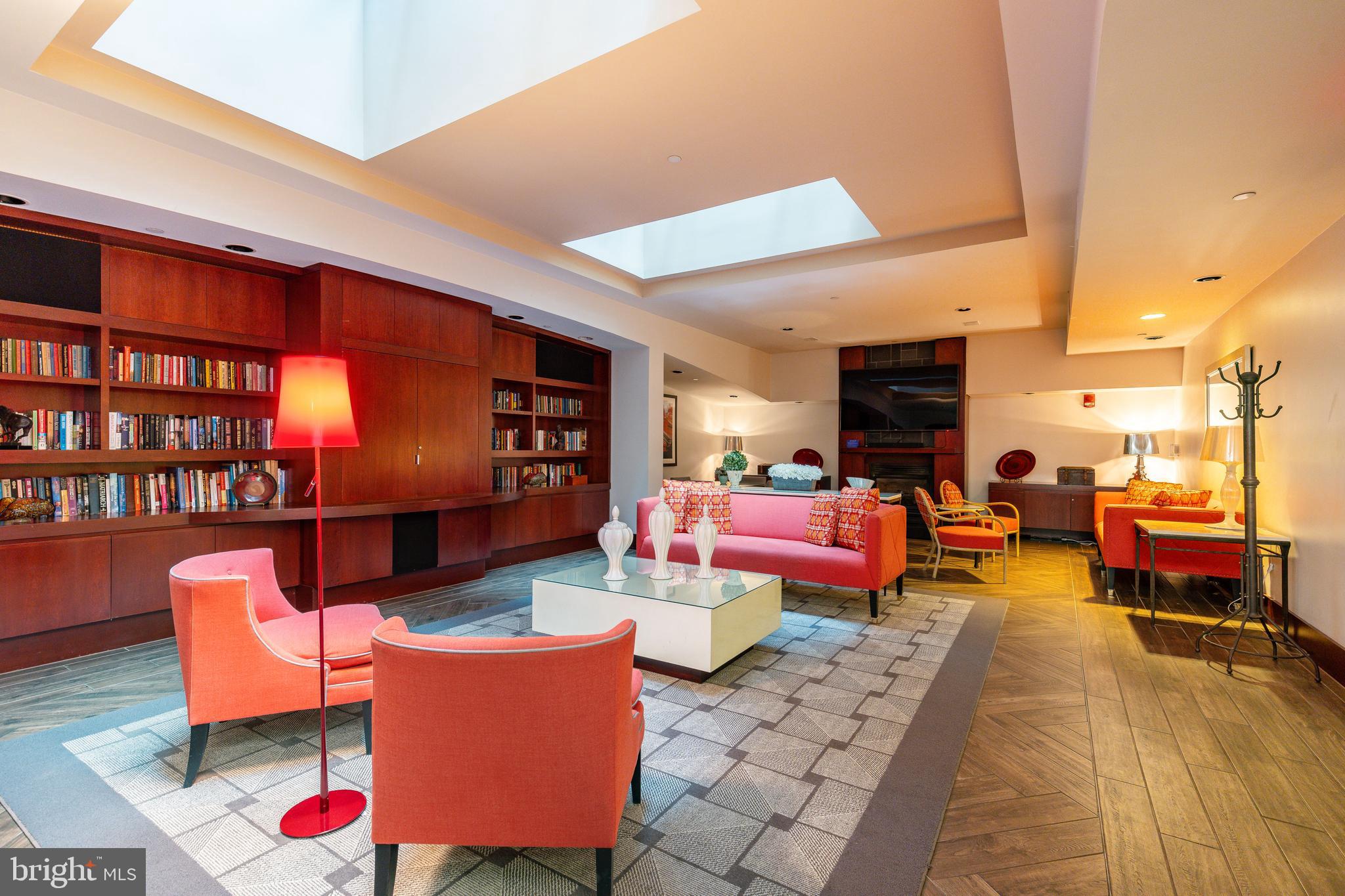 1600 ARCH STREET 18 1702