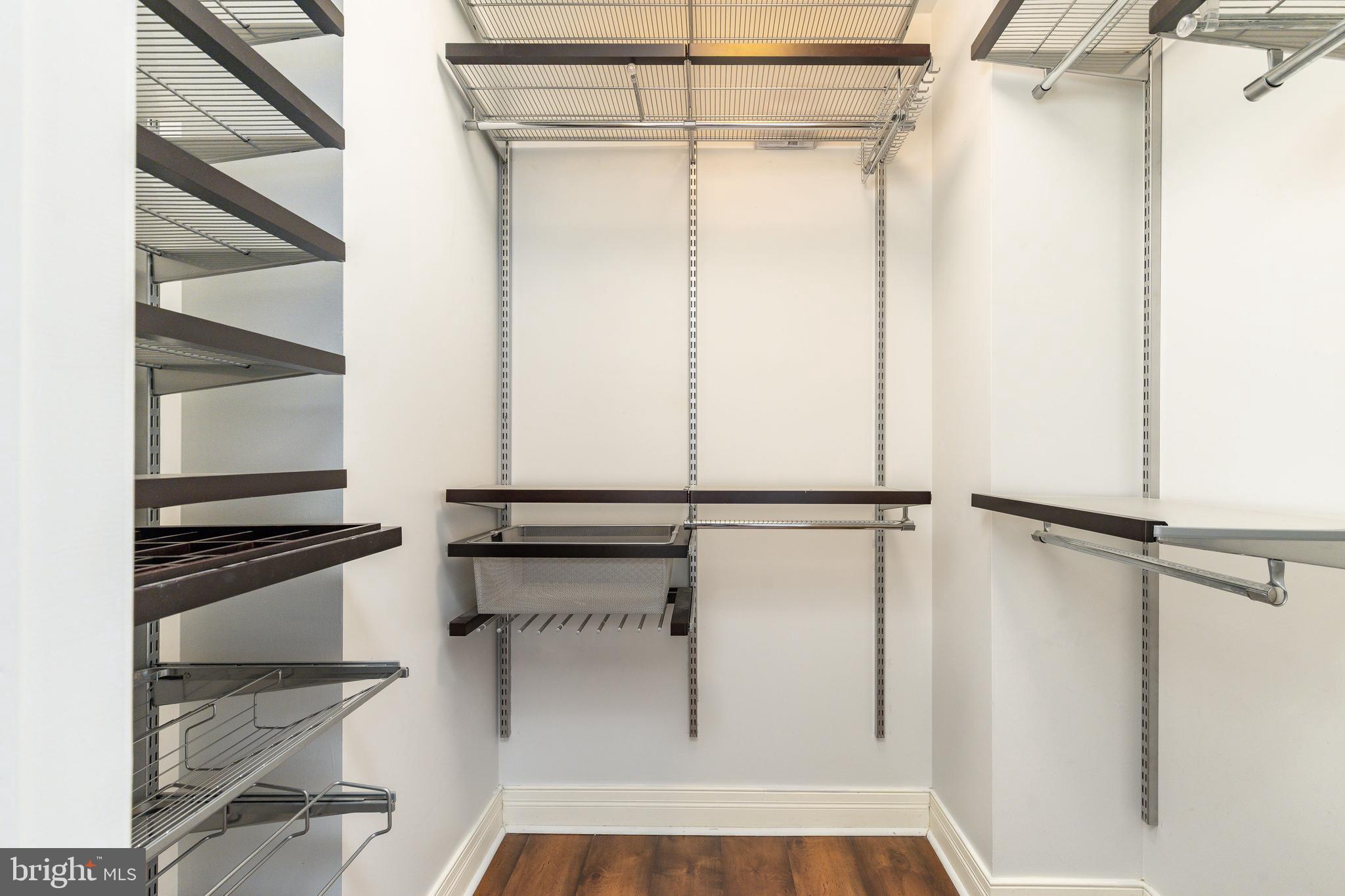 1600 ARCH STREET 18 1702