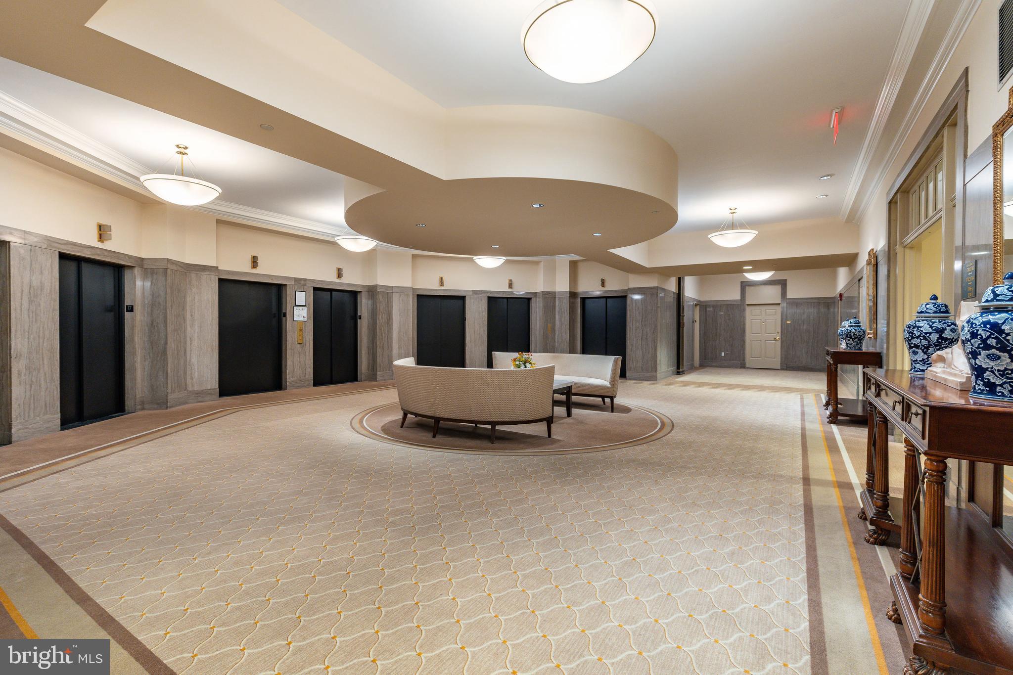 1600 ARCH STREET 18 1702