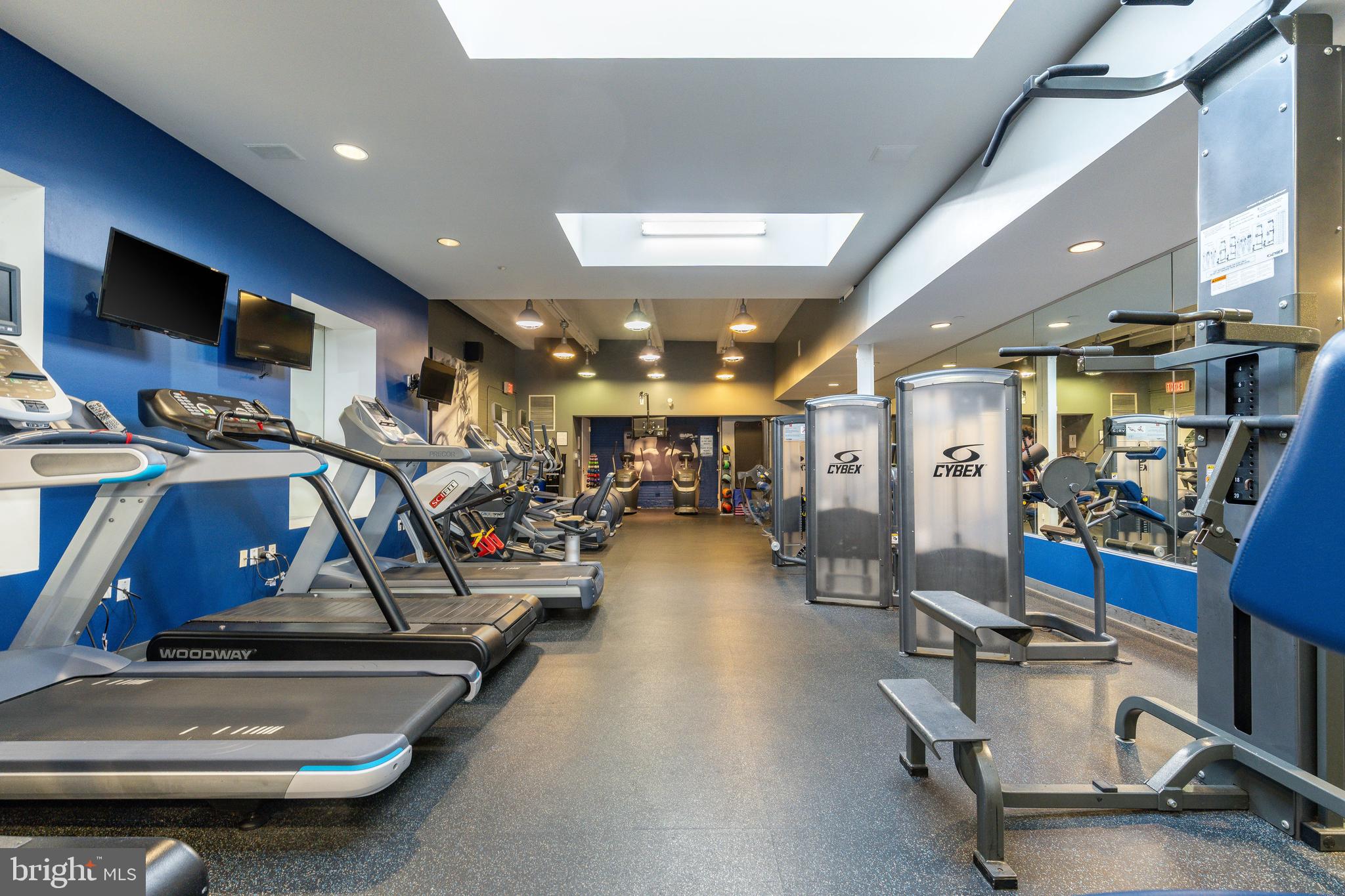 1600 ARCH STREET 18 1702