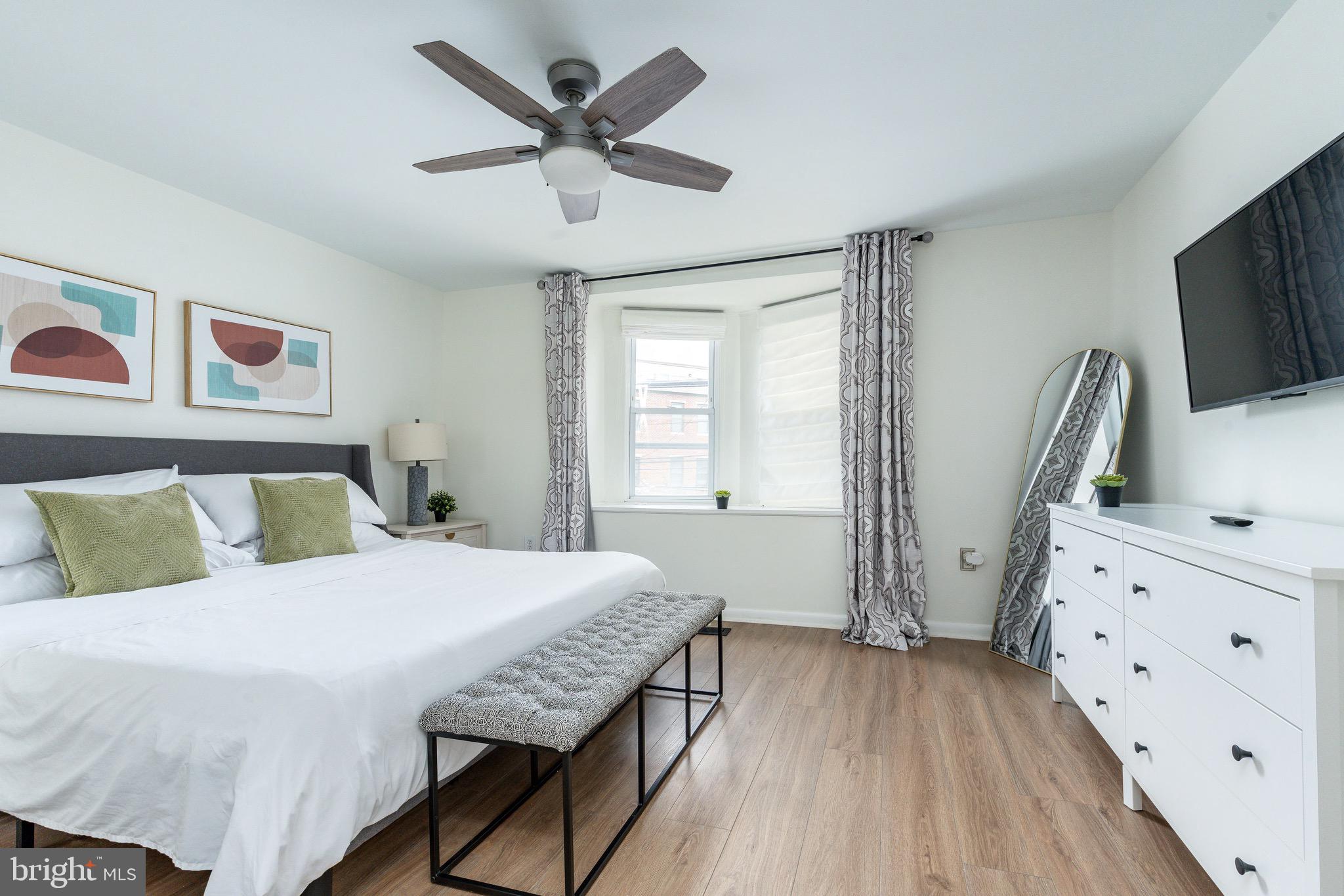 2528 CARPENTER STREET