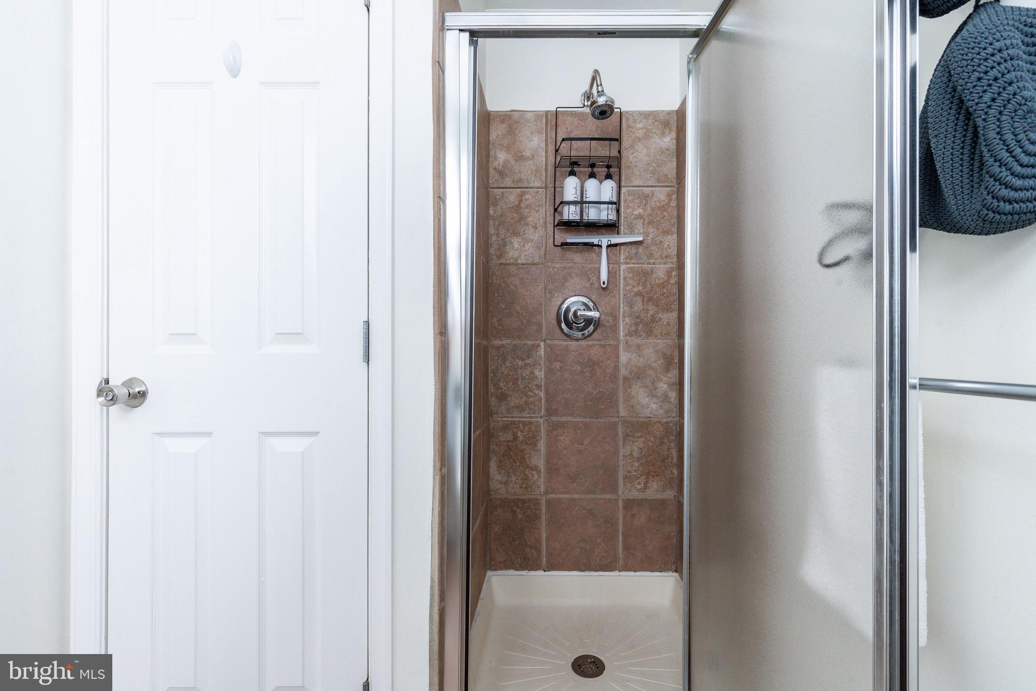 2528 CARPENTER STREET