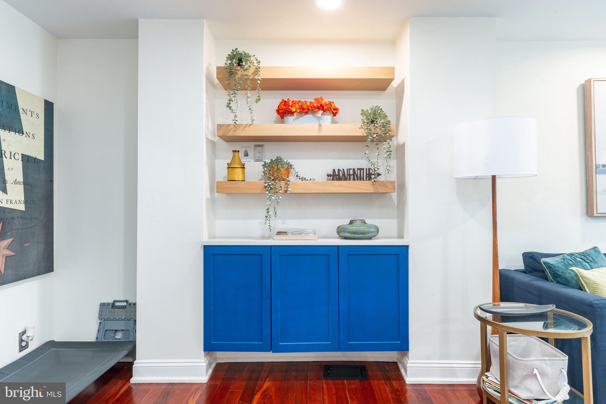 2528 CARPENTER STREET