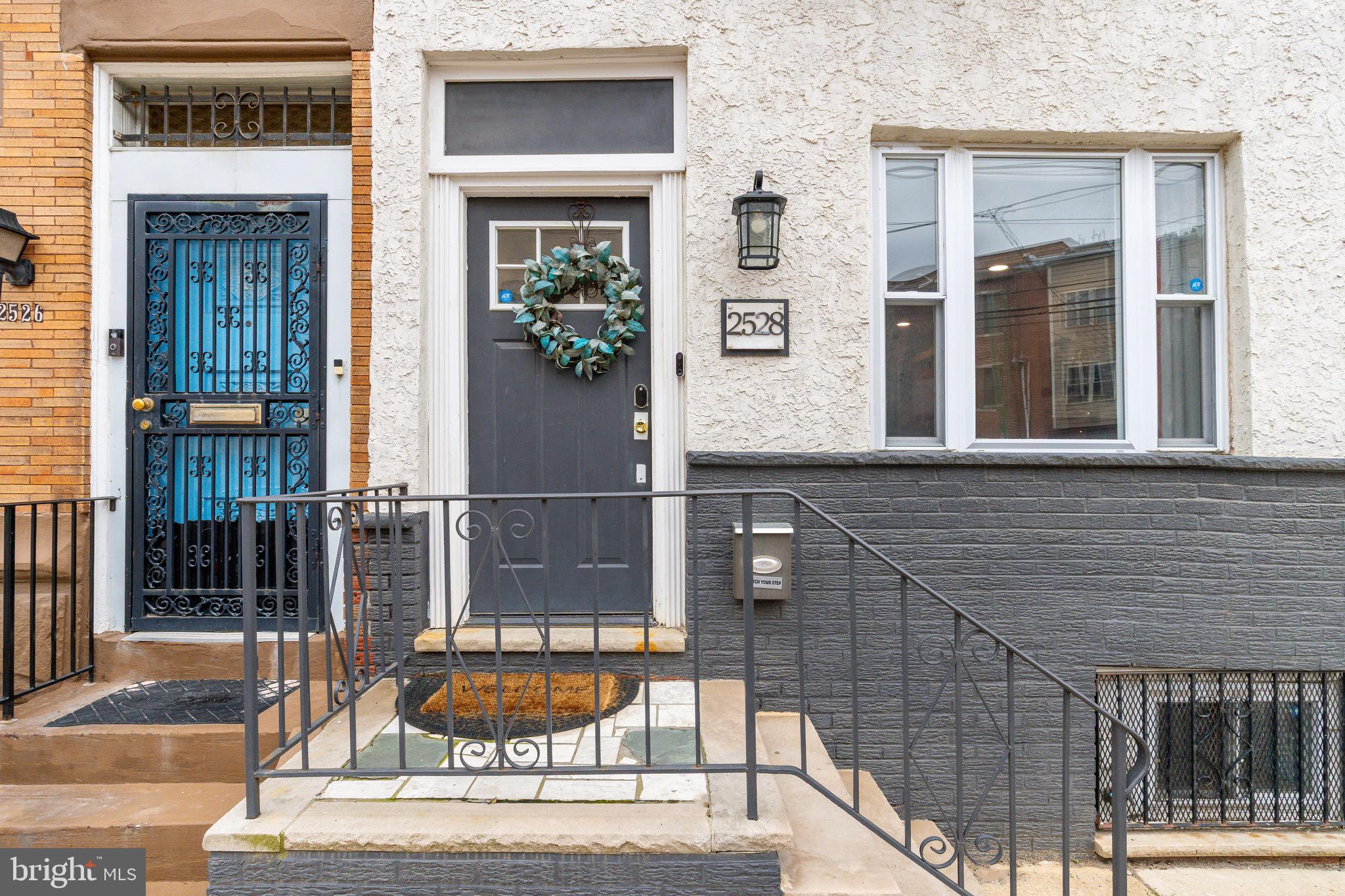 2528 CARPENTER STREET