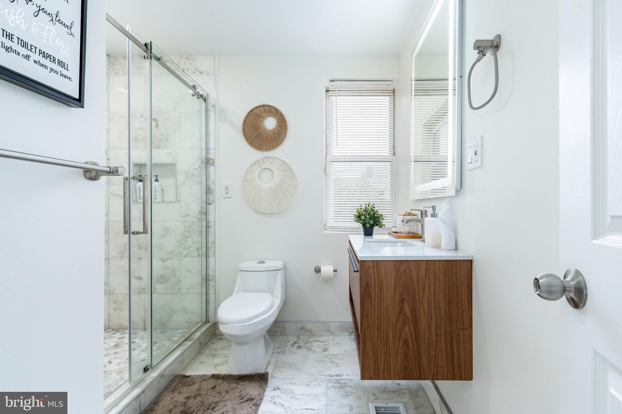 2528 CARPENTER STREET