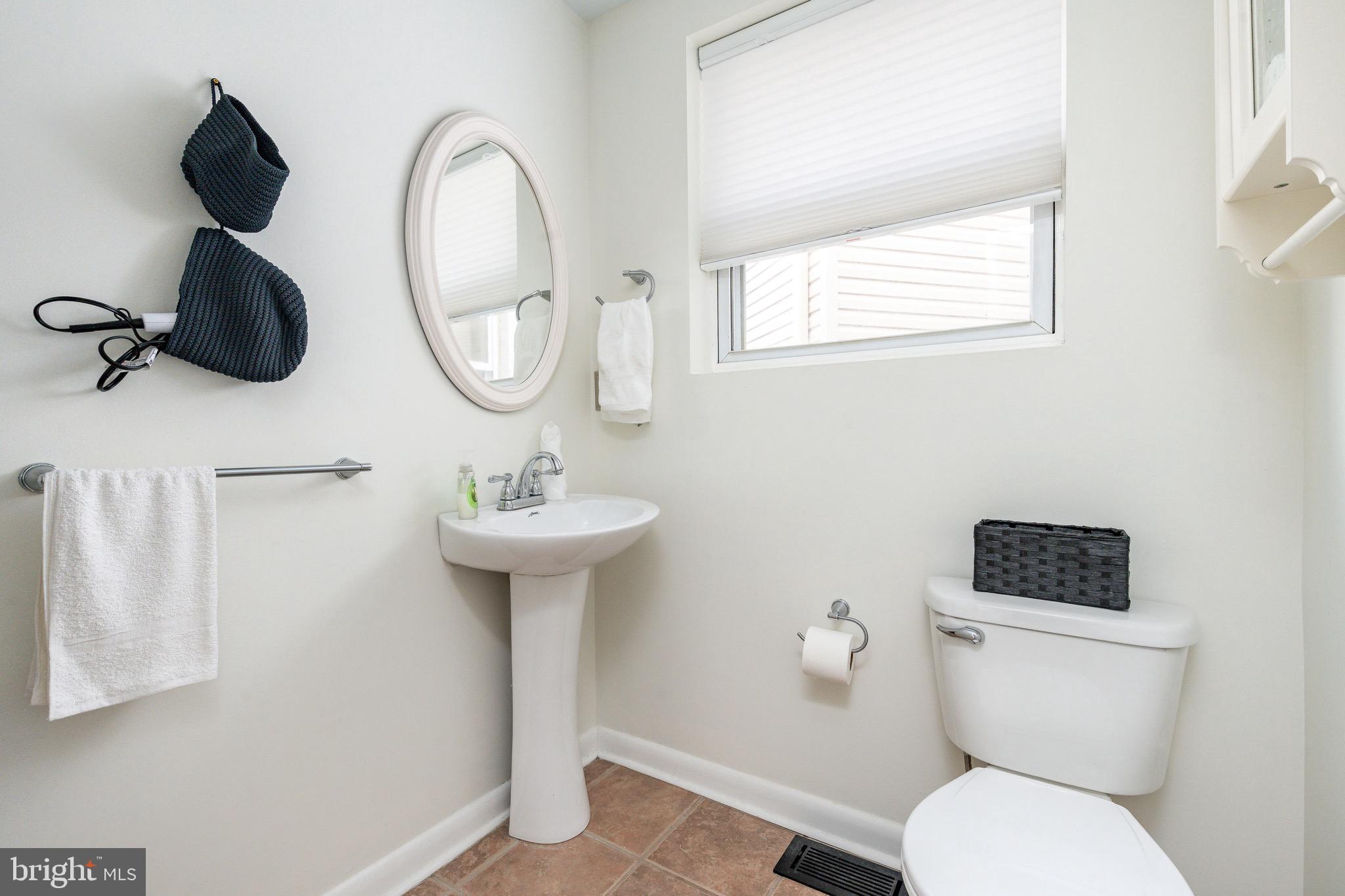 2528 CARPENTER STREET