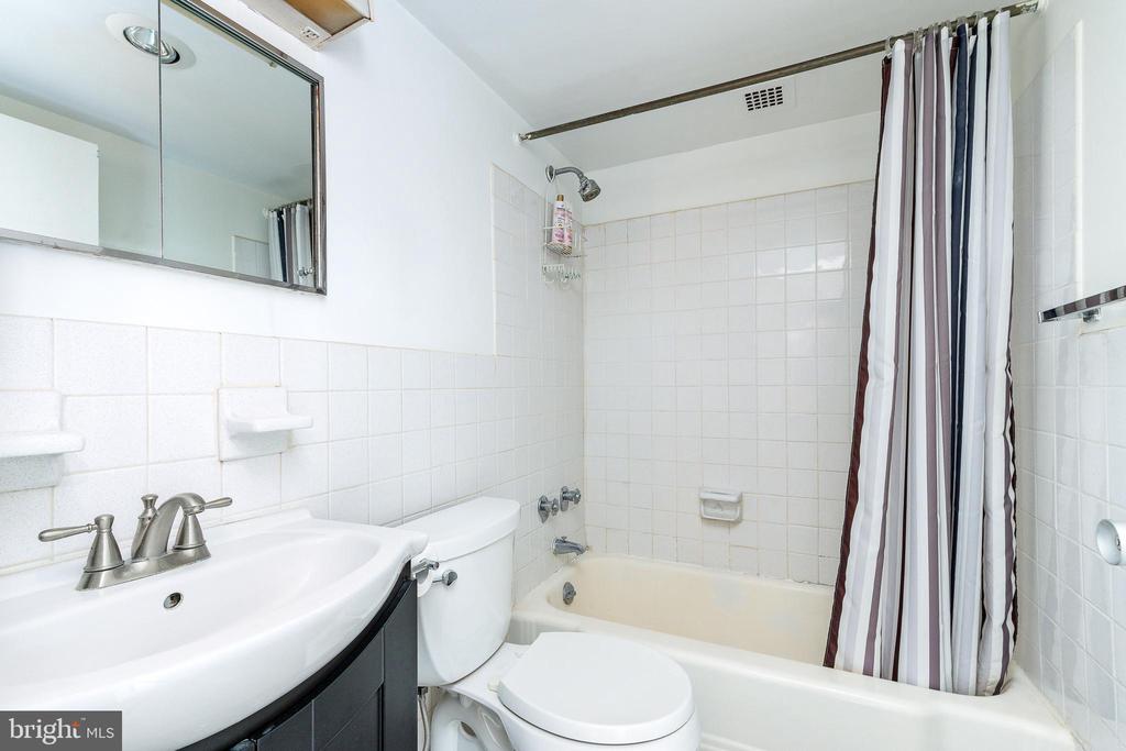 224 W RITTENHOUSE SQUARE 30 1618