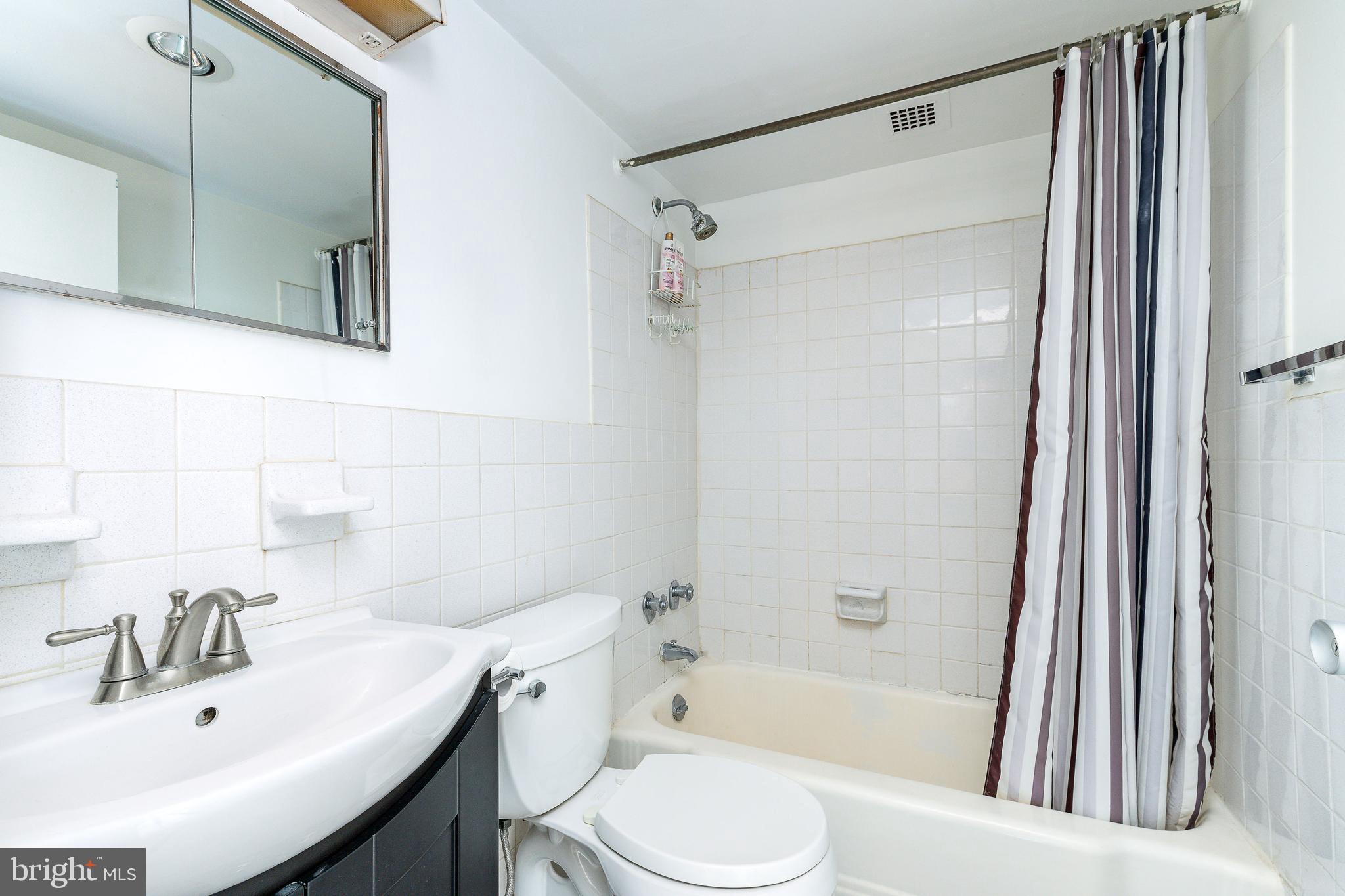 224 W RITTENHOUSE SQUARE 30 1618