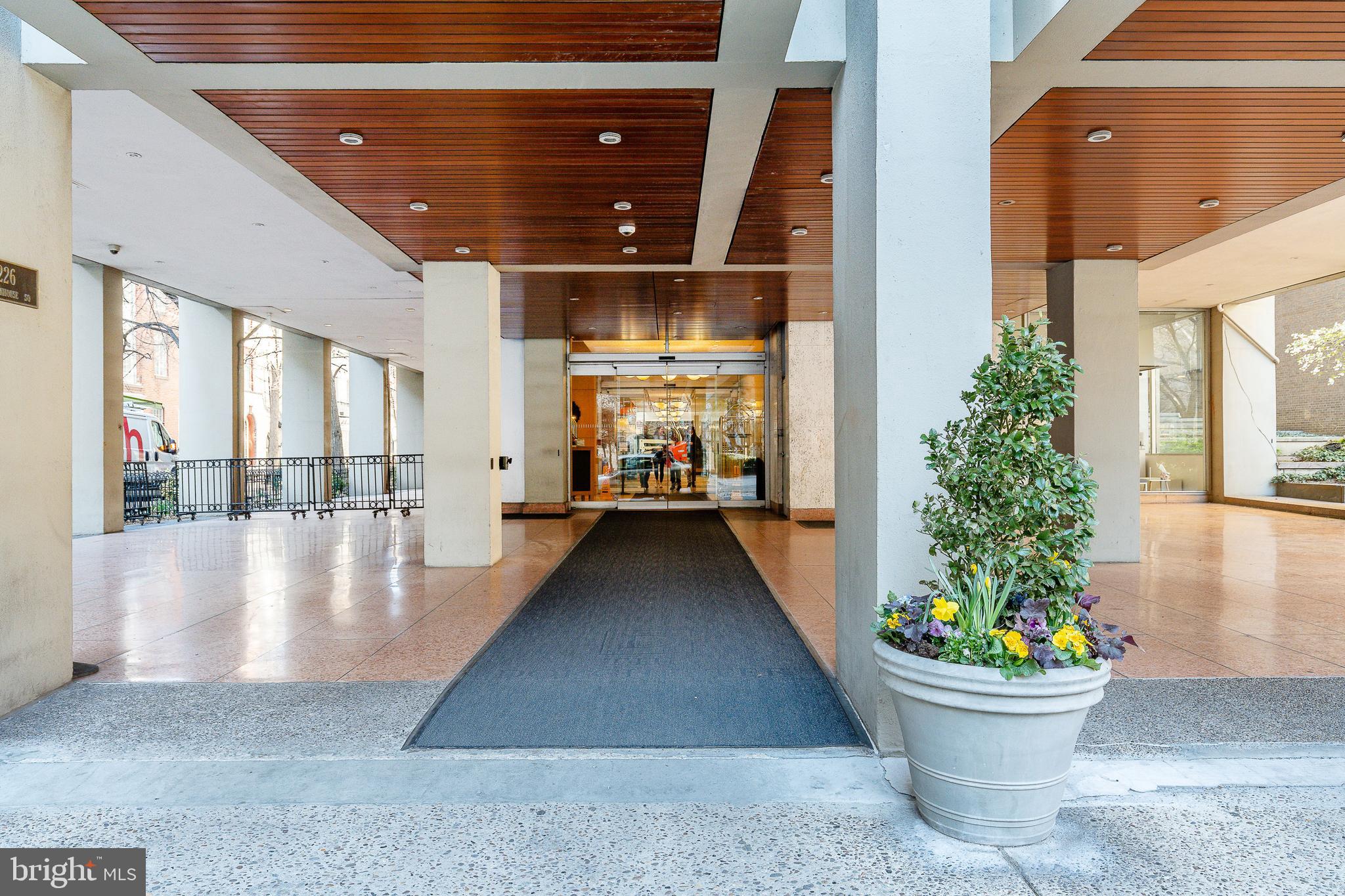 224 W RITTENHOUSE SQUARE 30 1618