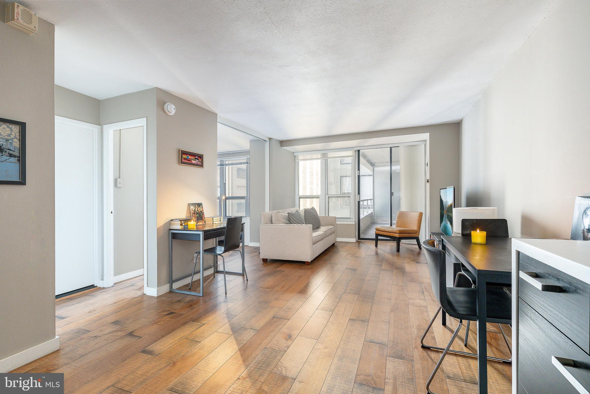 224 W RITTENHOUSE SQUARE 30 1618