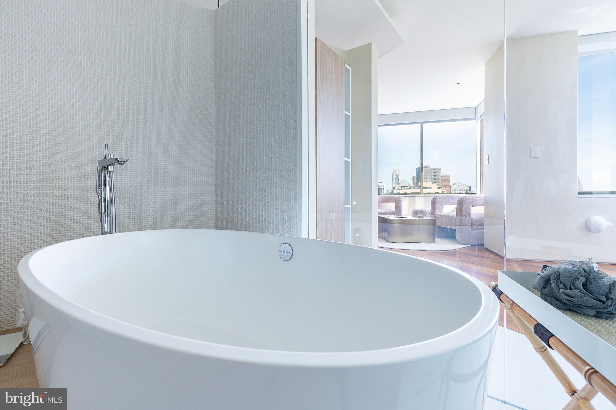 210 W RITTENHOUSE SQUARE 2106-2107