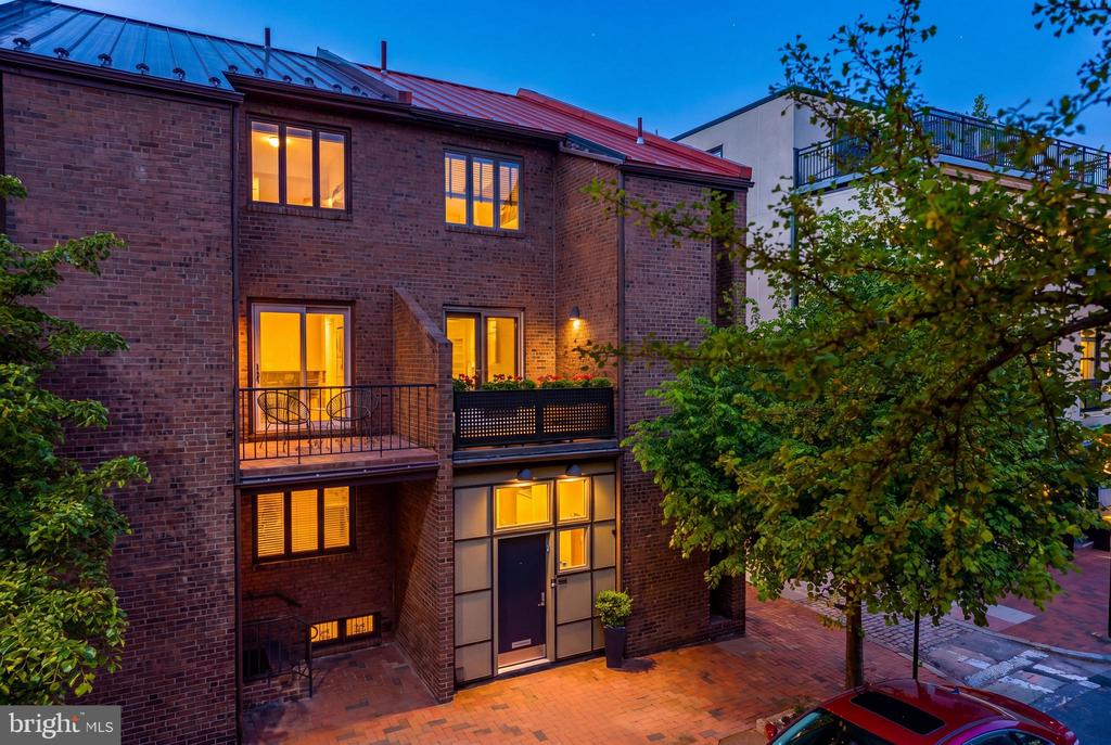 406 S 6TH STREET