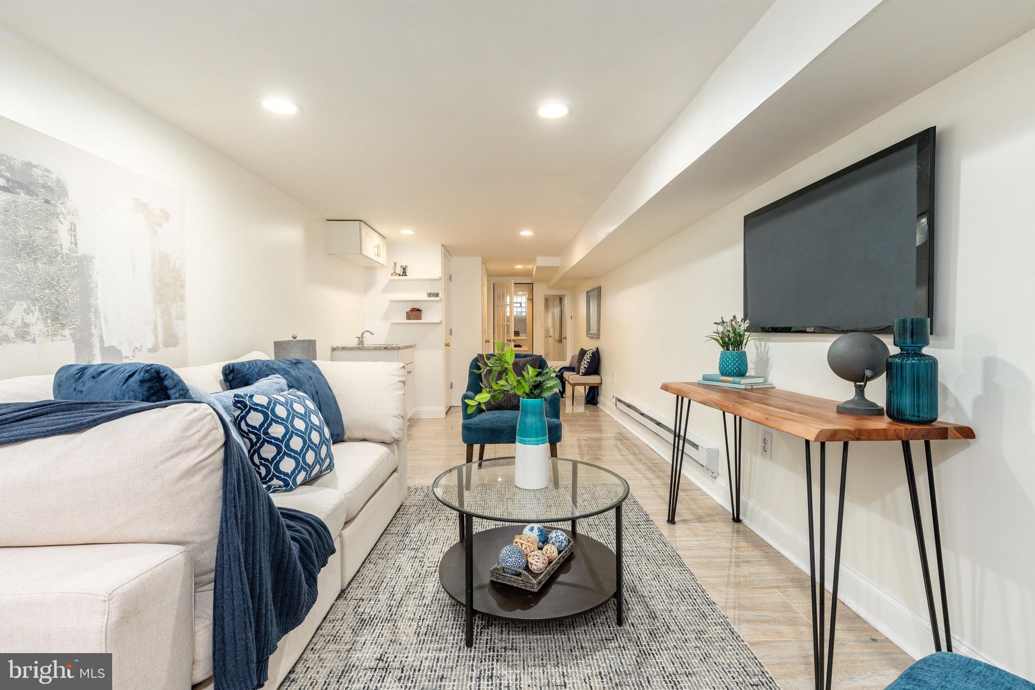 870 N 19TH STREET