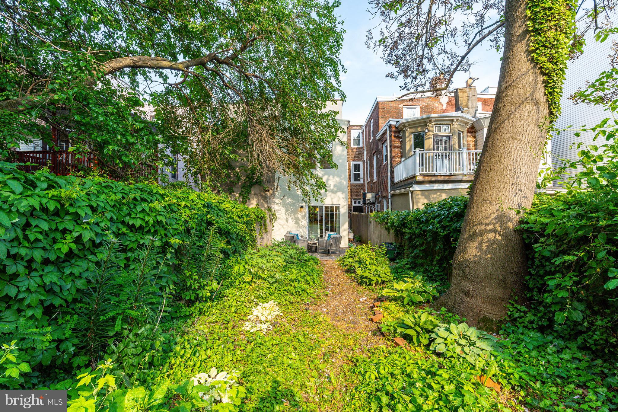 870 N 19TH STREET