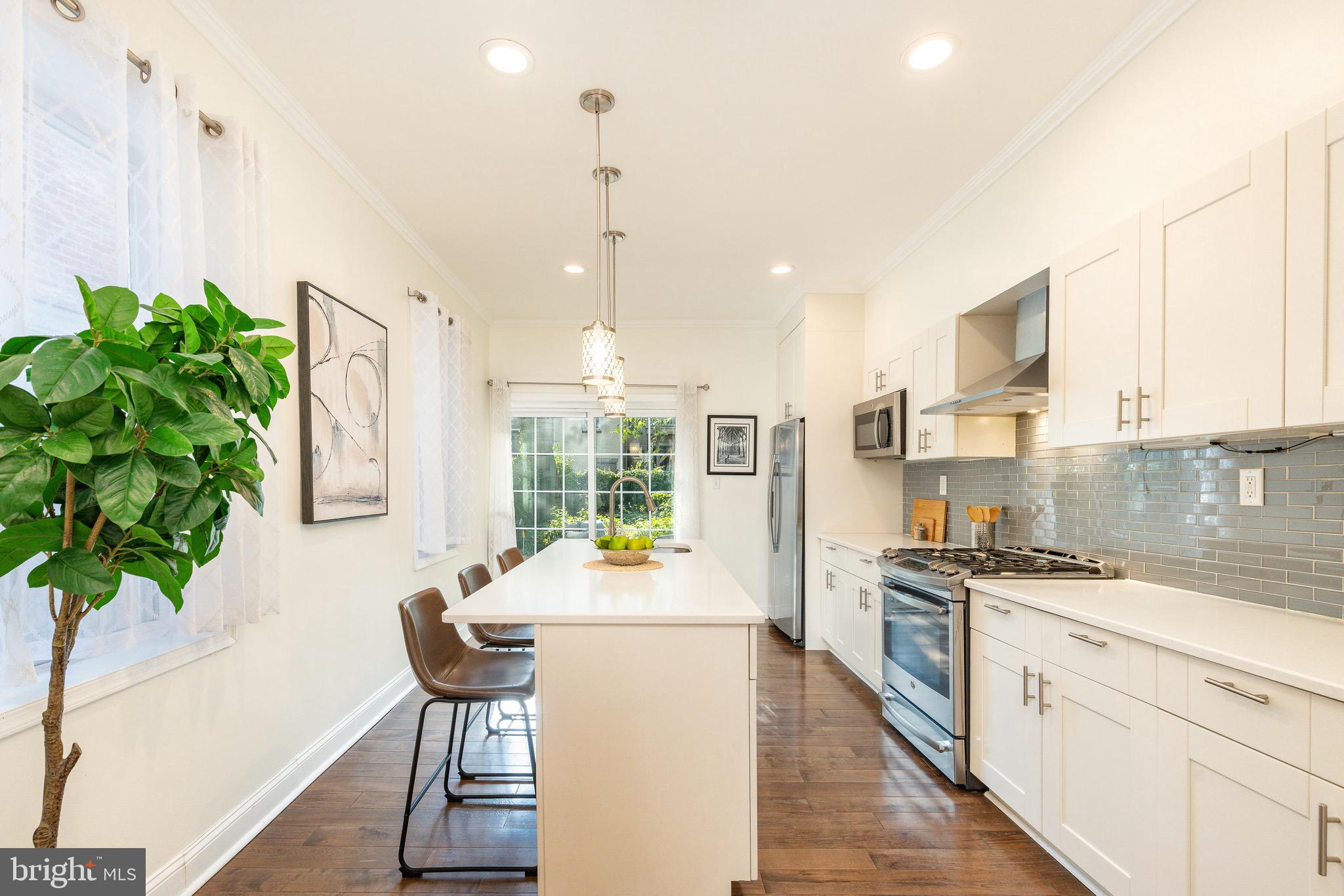 870 N 19TH STREET