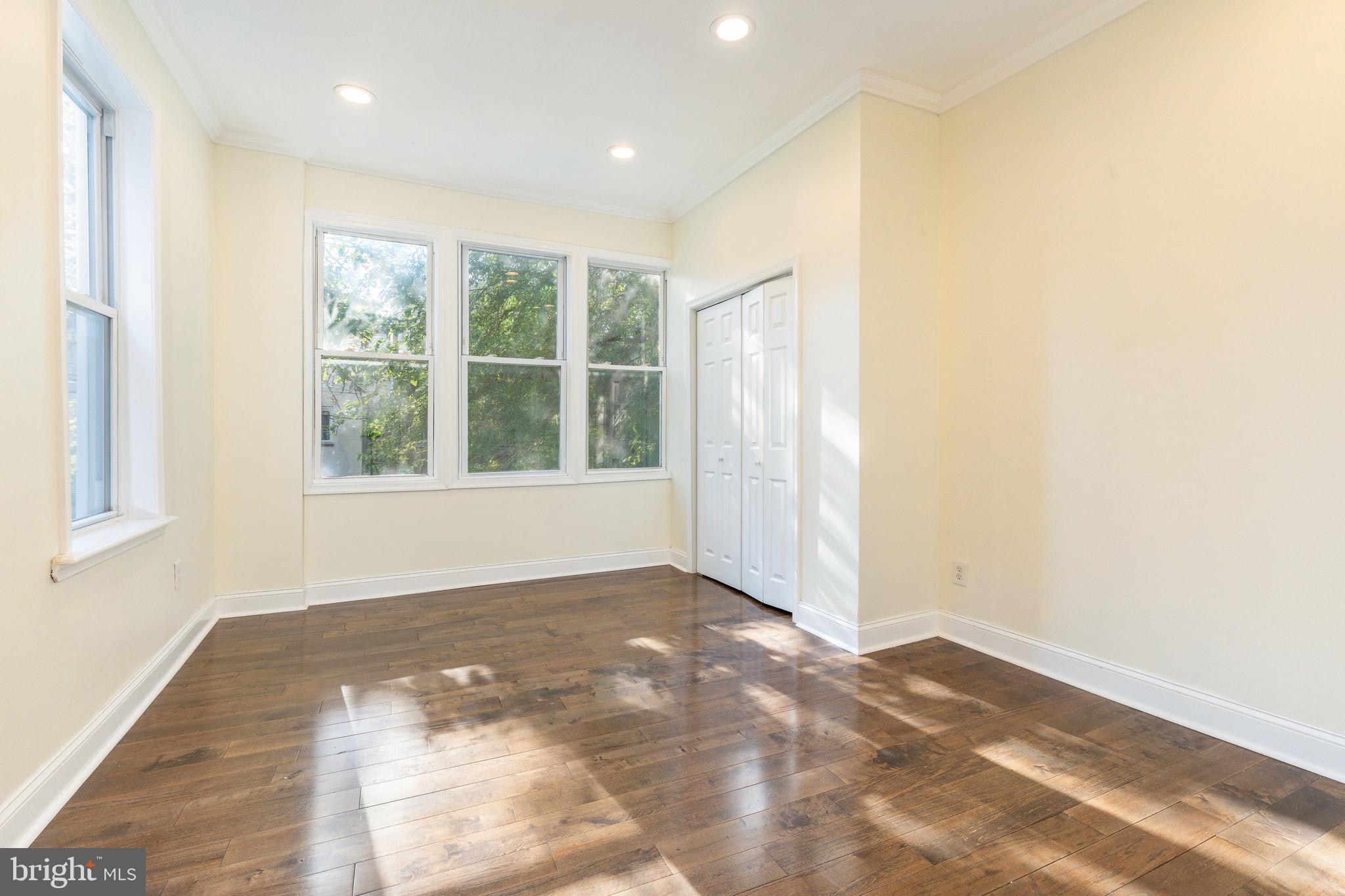 870 N 19TH STREET