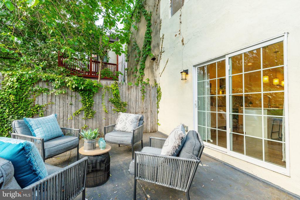 870 N 19TH STREET