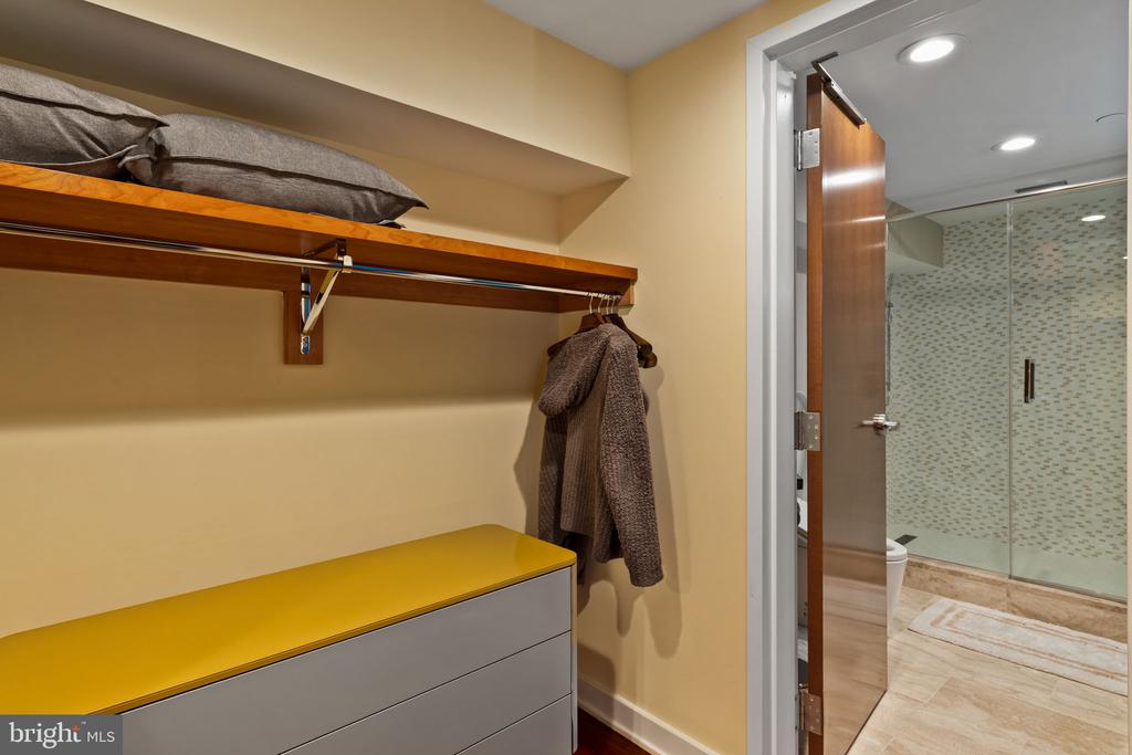 105 S 12TH STREET 202/203