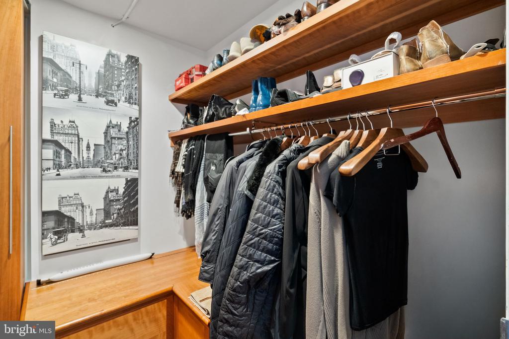 105 S 12TH STREET 202/203
