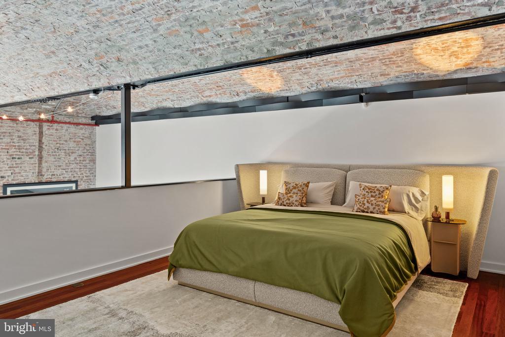 105 S 12TH STREET 202/203