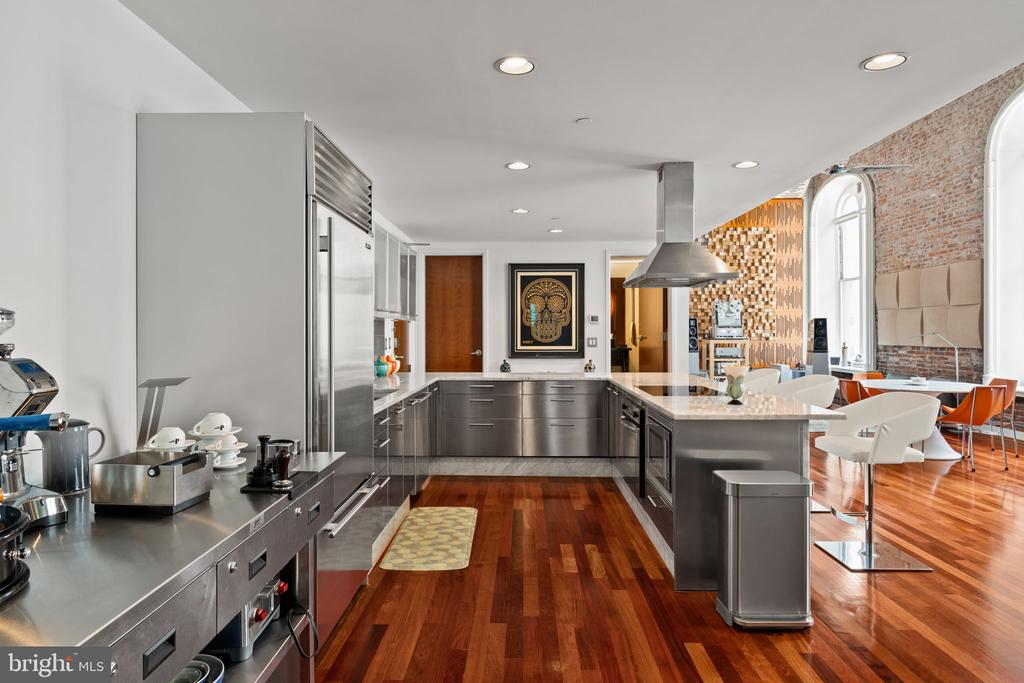 105 S 12TH STREET 202/203
